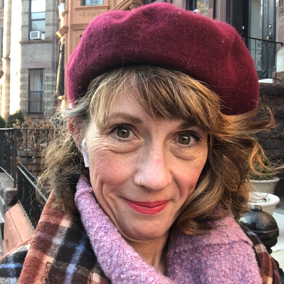 Meet your Posher, Pamela - Picture 1 of 2